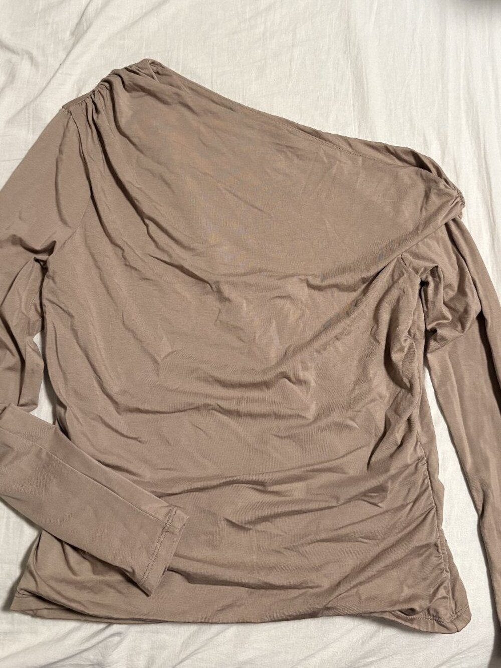 Abercrombie & Fitch - Asymmetrical off-the-shoulder top - Taupe - L